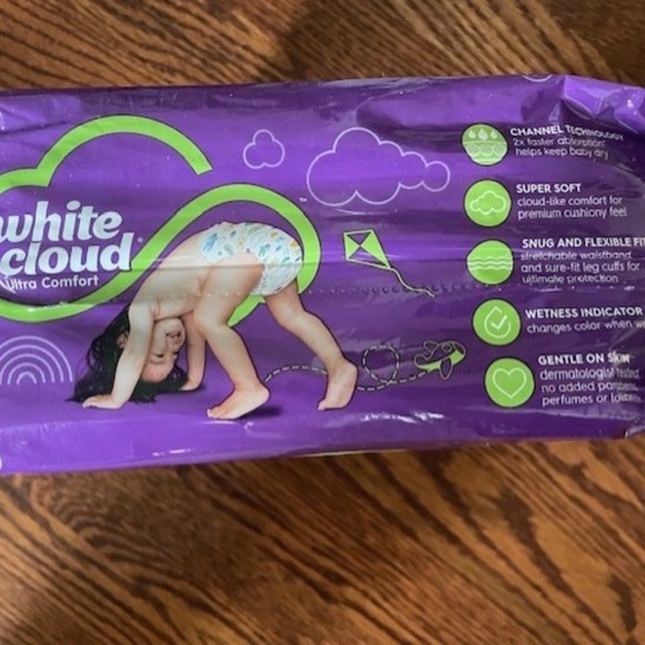 White Cloud Ultra Comfort Diapers, Size 4, 22 – 37lbs, 28 Disposable Diapers NEW - Picture 2 of 2